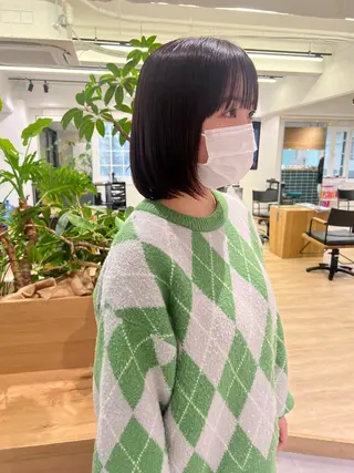 ショート 艶ベージュ/オリーブ カラー🫒airiのヘアスタイル