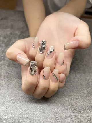 ネイル R inのネイルデザイン