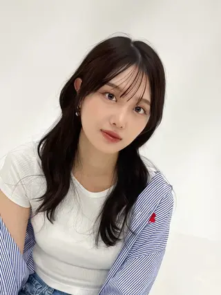 セミロング カラー 顔まわりの神様✨ 透明感カラー藤嶋秀幸のヘアスタイル