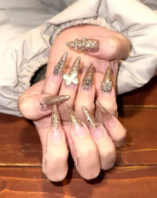 ネイル private salon le'a所属・le'a スタッフのネイルデザイン