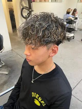 ショート パーマ メンズ 谷口 悠生のヘアスタイル