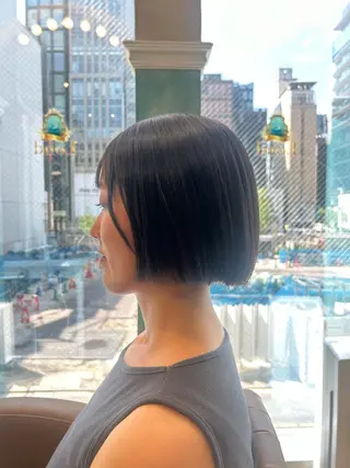 ショート Momo/海外ヘア /レイヤー/艶カラーのヘアスタイル