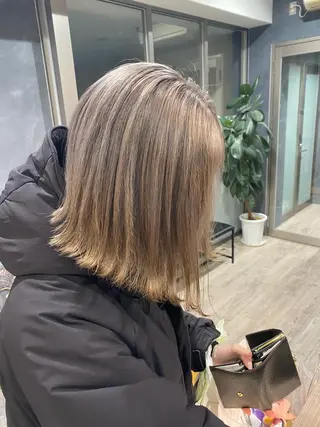 ミディアム ハイトーンボブ Mizuki.のヘアスタイル