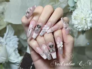 ネイル E.N🦋 長さ出し/持ち込みのネイルデザイン