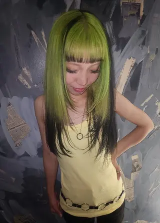 ロング Backbocker所属・ハイトーン/ブリーチ /デザインカラーのヘアスタイル