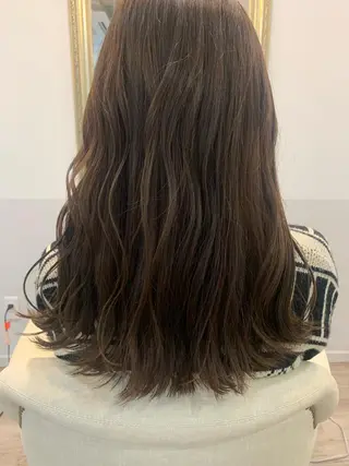 ロング カラー roussy.所属・sachina （サチナ）のヘアスタイル