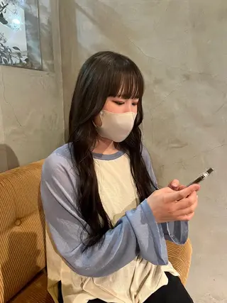 ロング カラー 山根 桜のヘアスタイル