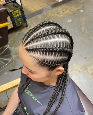 ヘアアレンジ RINA ブリーチ / 海外レイヤーのヘアスタイル