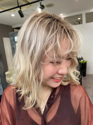 ショート salowin所属・ハイトーンカラー 馬場みなみのヘアスタイル