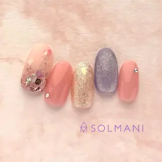 ネイル SOLMANI 予約担当のネイルデザイン