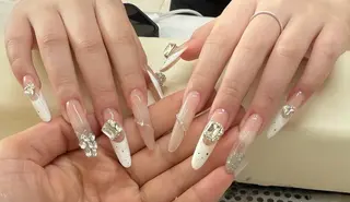 ネイル 長さ出し専門 パーツのネイルデザイン