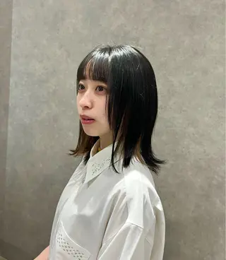 ミディアム 【レイヤー/透明感/ ハイトーン】Rionのヘアスタイル