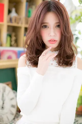 セミロング カラー 土井 美奈代のヘアスタイル