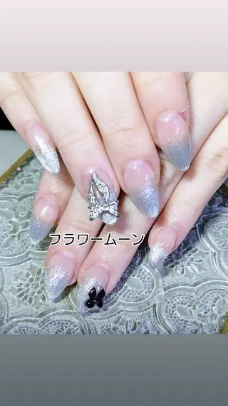 ネイル フラワー ムーンのネイルデザイン