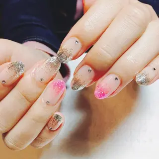 ネイル THECOLORS所属・近貞 莉奈のネイルデザイン