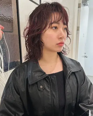 ミディアム カラー パーマ Loom.所属・村上雅人 ナチュラルモードのヘアスタイル