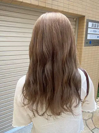 ロング 透明感カラー /ブリーチ/髪質改善のヘアスタイル