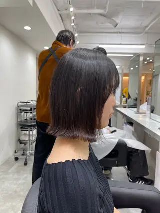ミディアム TENSHO ハイトーンレイヤーのヘアスタイル