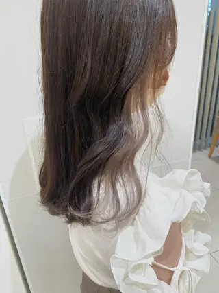 セミロング カラー エクステ／インナー カラー 礒野朱里のヘアスタイル