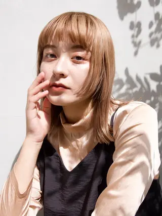 セミロング ENIF ヤマグチアツコのヘアスタイル