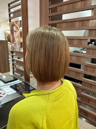 ショート カラー 神田 淳美のヘアスタイル