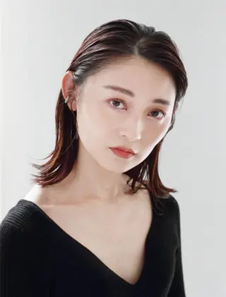 セミロング 縮毛矯正×髪質改善 カラー×クロスパーマのヘアスタイル