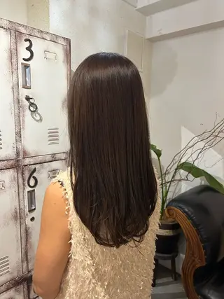 ロング カラー putri 川邉 優花のヘアスタイル