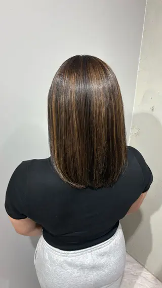 ミディアム パーマ AMI💛ハイトーン 💛モテ髪のヘアスタイル