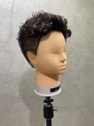 パーマ メンズ ブリーチカラー ボブカット🫧のヘアスタイル