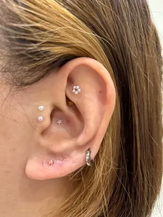 EARTH coiffure beaute 佐倉店所属・耳ツボジュエリー💎 エステのエステ・リラクイメージ