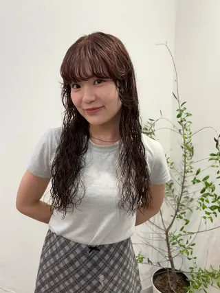 ロング パーマ anna/ラフパーマ /くすみベージュのヘアスタイル