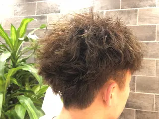 カラー パーマ メンズ 鈴村 大介のヘアスタイル