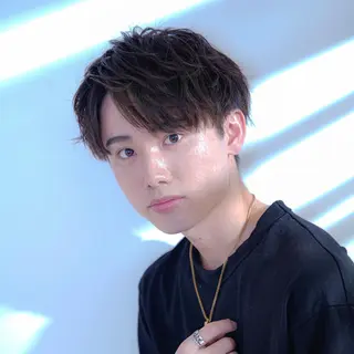 カラー メンズ スパイラル波巻き パーマ井本汰壱のヘアスタイル