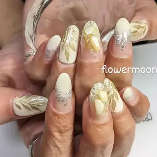 ネイル フラワー ムーンのネイルデザイン