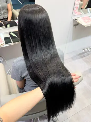 amane໒꒱うる艶 ブリーチ透明感カラーのヘアスタイル
