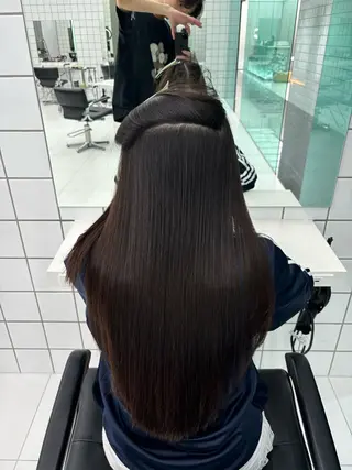 ロング Miyu’s所属・縮毛矯正特化 髪質改善辻良輝のヘアスタイル