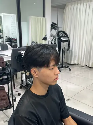 ショート メンズ 【シャドウパーマ センターパート】義心のヘアスタイル