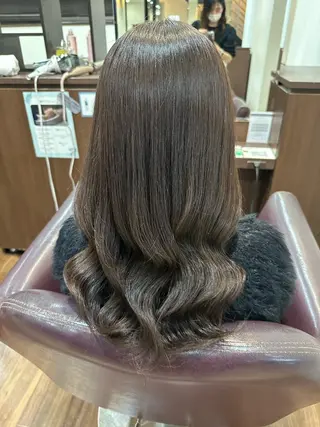 ロング 岡嶋 菜々子のヘアスタイル
