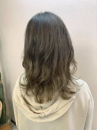 ミディアム カラー 菅沼 まみのヘアスタイル