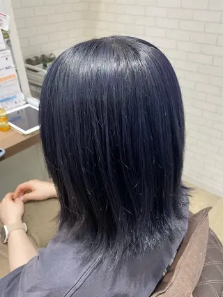 ミディアム 緑川 佳薫のヘアスタイル
