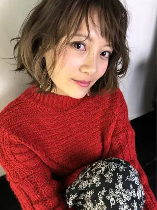 ショート graxi'    グラシー所属・ブリーチ/ハイトーン SERINAのヘアスタイル