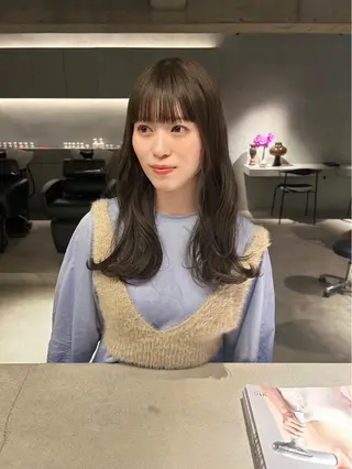 カラー 纐纈 釉羽のヘアスタイル