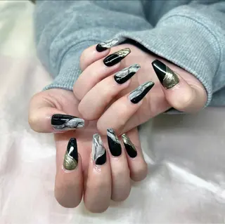 ネイル SATO 🎠🫧 痛ネイル/3Dパーツのネイルデザイン