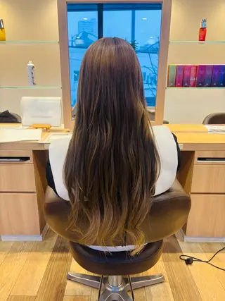 ロング Dali 若松　朋美のヘアスタイル