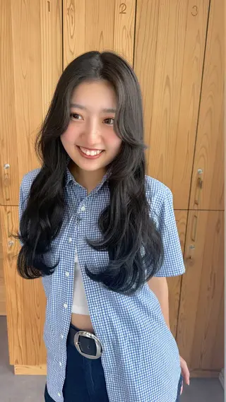 ロング Kulm by luccica所属・Fuka/ レディースカットのヘアスタイル