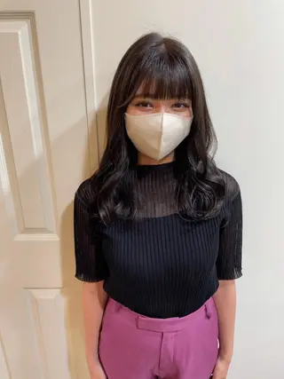 セミロング カラー MIOベージュカラー 柔らかいカラーのヘアスタイル