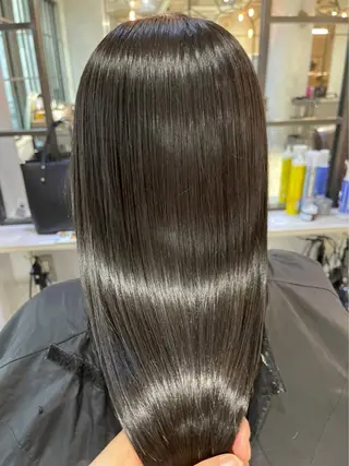 ロング 美容室LIBERTEリベルテ 銀座所属・鈴木 和佳のヘアスタイル