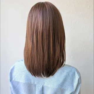 セミロング 艶髪ストレート❇️ レイヤー❇️出町光流のヘアスタイル