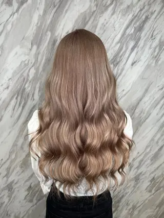 ロング 🌈カラー特化 ハイトーンけいと🌈のヘアスタイル