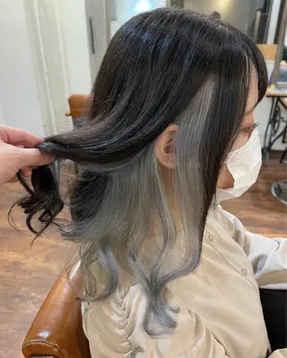 セミロング 「ヲタクに美容室は難しい。」所属・インナーカラー🦔 🐾KEISUKEのヘアスタイル